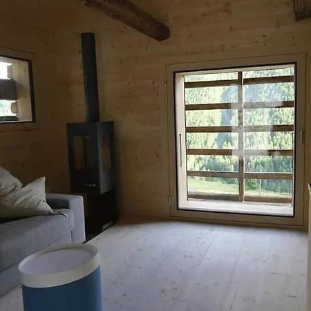 Mayen A Henri Holiday home